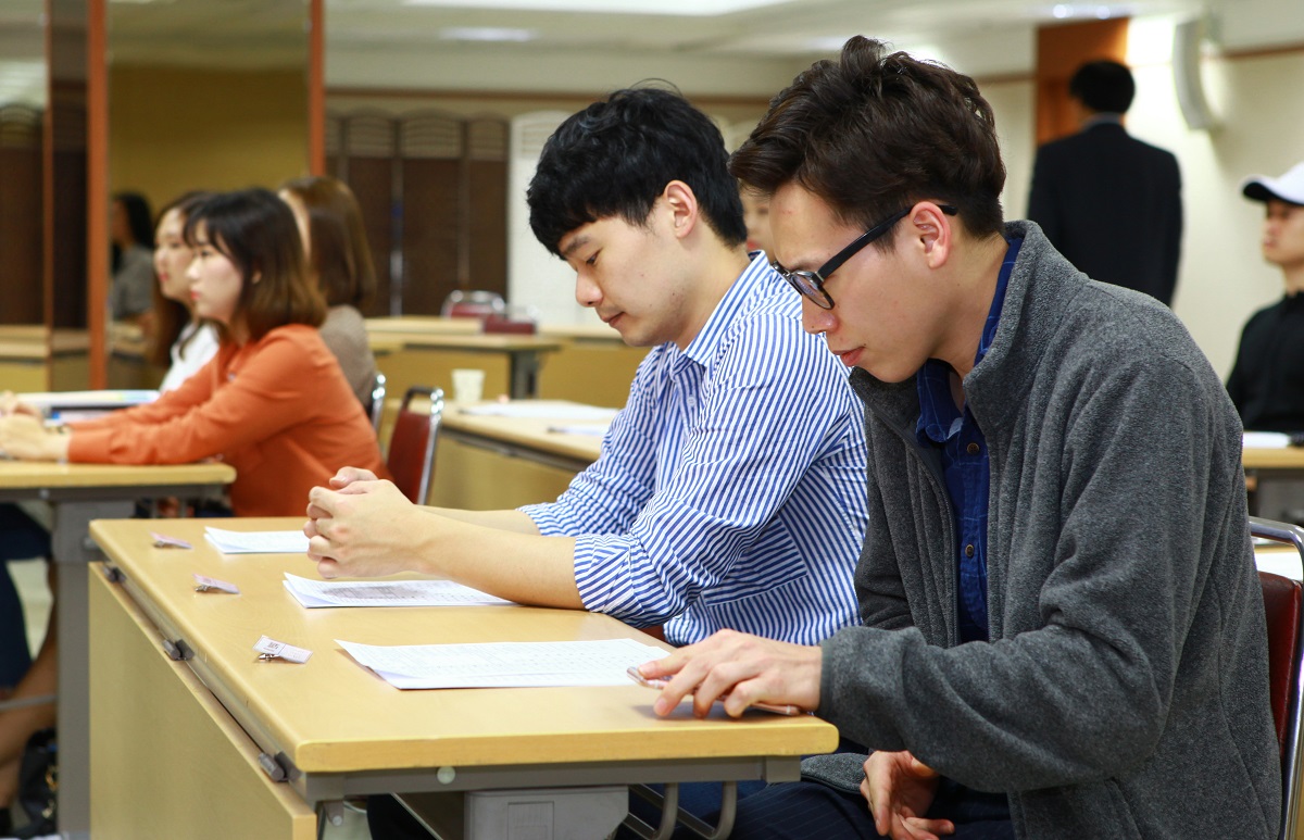 제 15회 윤 고산 장학회 장학금 수여식 사진 (1-1).jpg