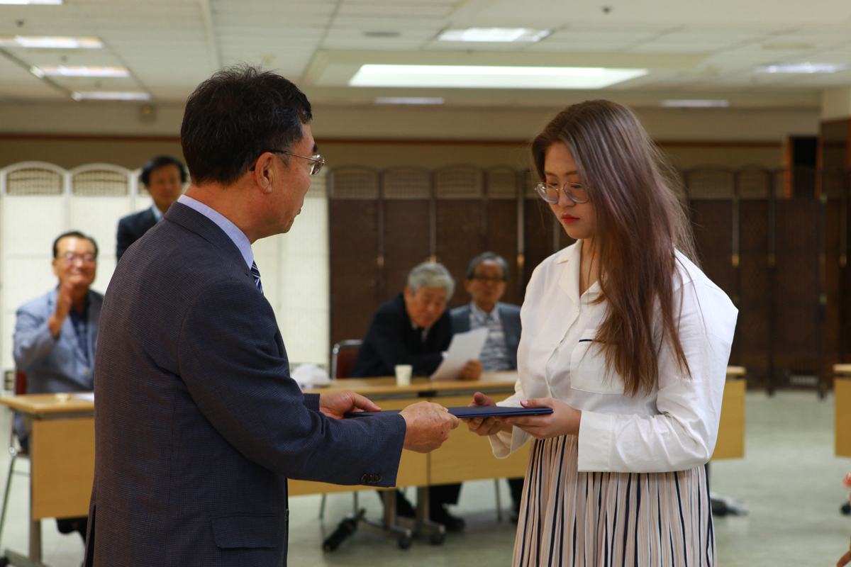 제 15회 윤 고산 장학회 장학금 수여식 사진 (38-1).jpg