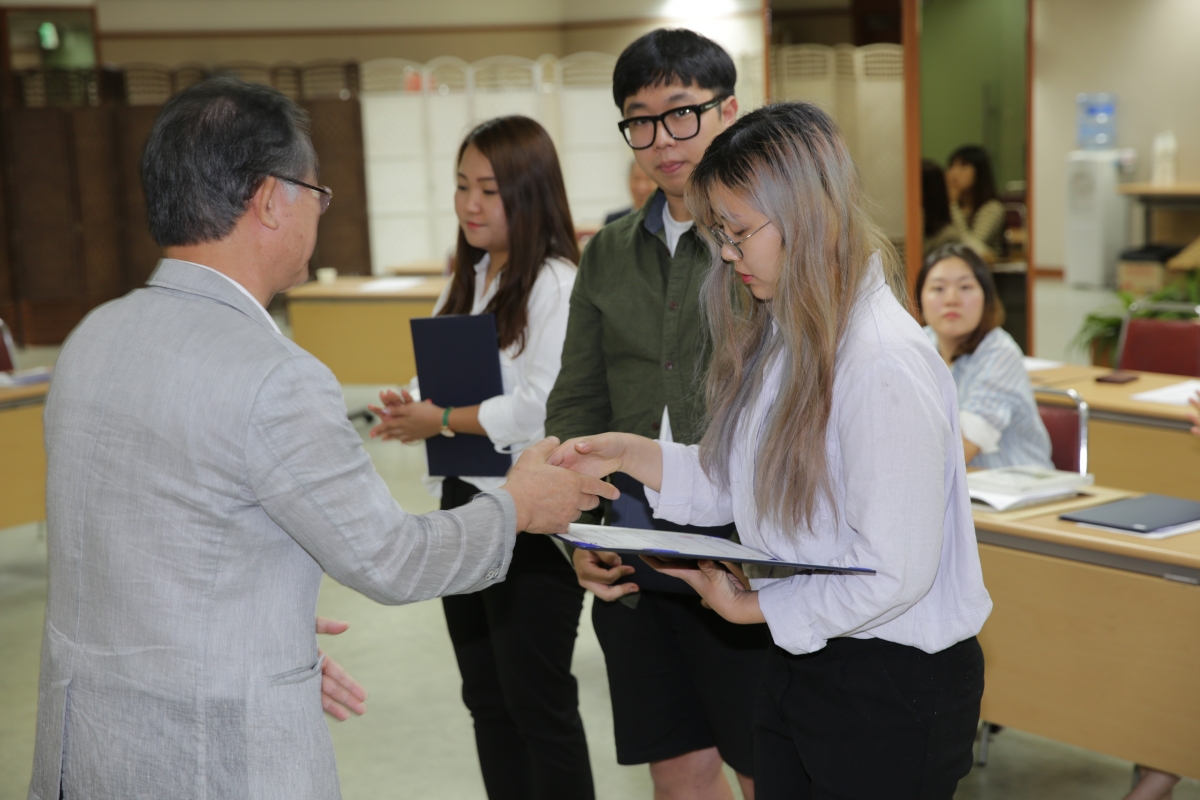 제17회 윤 고산 장학금 수여식 (40).JPG